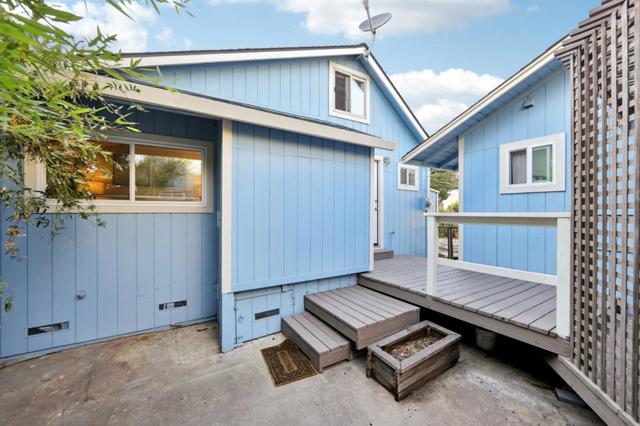 552 14th Avenue, Santa Cruz CA: https://media.crmls.org/mediaz/ae44f0af-4c62-4a23-994d-42f6e53e3ed5.jpg