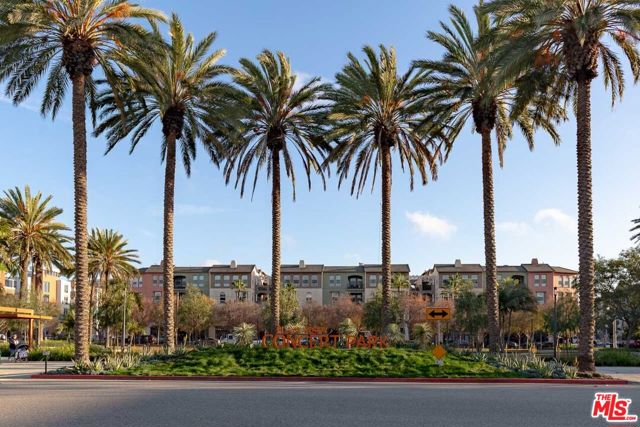 12975 Agustin Place, Playa Vista CA: https://media.crmls.org/mediaz/ae4530f2-25cb-4844-b316-8e7186f76a2e.jpg
