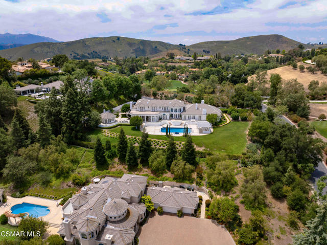 1600 Crown Ridge Court, Westlake Village CA: https://media.crmls.org/mediaz/ae459459-6458-4f5b-85d1-fec398f6e5b7.jpg