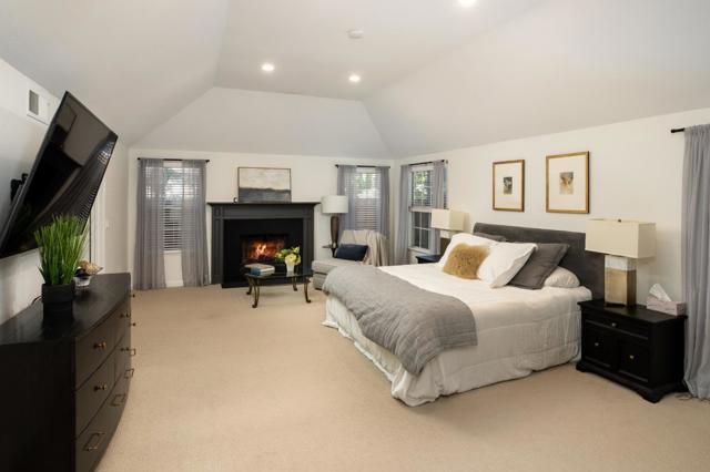 4 Woodleaf Avenue, Redwood City CA: https://media.crmls.org/mediaz/ae460b34-9ada-4259-bd59-ebc9d612e7e6.jpg