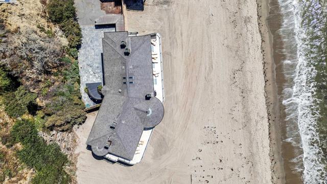 797 Las Olas Dr, Aptos CA: https://media.crmls.org/mediaz/ae460da1-55c8-45b3-a798-f483e688e3da.jpg