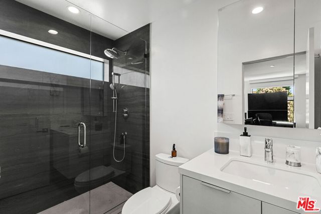 4338 Agnes Avenue, Studio City CA: https://media.crmls.org/mediaz/ae461bf3-b73f-48c1-b71f-728ebcdbbecf.jpg