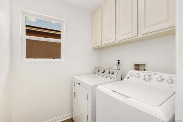 1020 Crystal Springs Pl, Escondido CA: https://media.crmls.org/mediaz/ae462129-4f30-4a3c-aeb3-9cb180a8d873.jpg