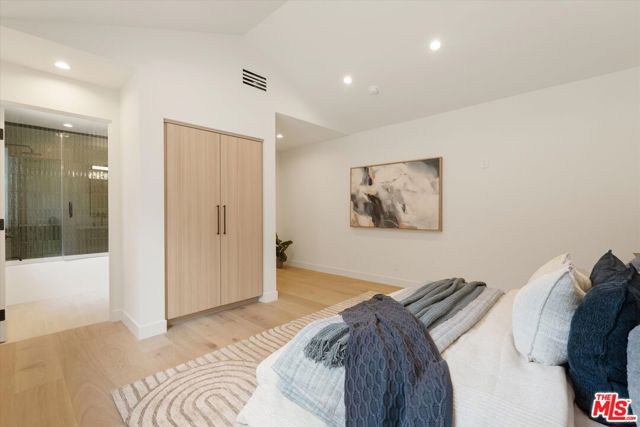 13949 Cumpston Street, Sherman Oaks CA: https://media.crmls.org/mediaz/ae464a28-7532-426f-9c44-0fbee027ce34.jpg