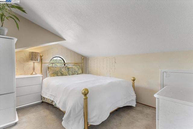 6444 Boone Dr, Castro Valley CA: https://media.crmls.org/mediaz/ae4653c1-e3ef-4daa-a6dd-f093c3c418a2.jpg