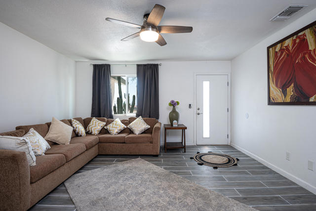 66792 Hacienda Avenue, Desert Hot Springs CA: https://media.crmls.org/mediaz/ae46890b-265a-47de-8e8a-81f696b77011.jpg