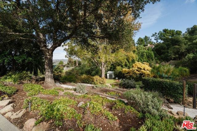 2002 Tuna Canyon Road, Topanga CA: https://media.crmls.org/mediaz/ae46a5f0-1e68-41e5-b314-c6b4d5e8a1e2.jpg