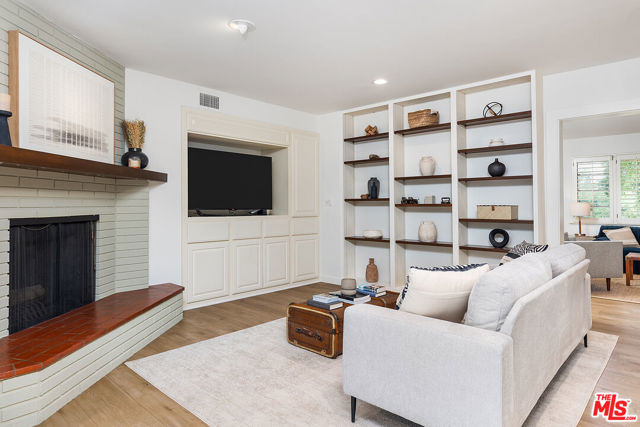 1215 Linda Ridge Lane, Pasadena CA: https://media.crmls.org/mediaz/ae46b87d-0cb8-451e-a772-7a69e32163f7.jpg