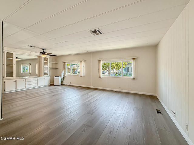 27 Irena Avenue, Camarillo CA: https://media.crmls.org/mediaz/ae473774-ea03-49c2-95f6-03e1098cef3f.jpg