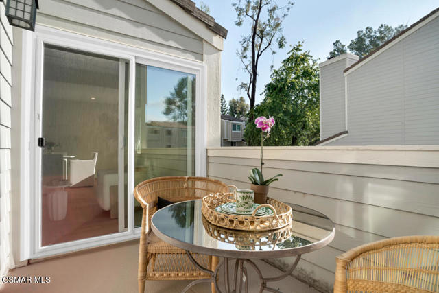 1228 S Westlake Boulevard, Westlake Village CA: https://media.crmls.org/mediaz/ae474d70-30c7-4afb-8760-5a31b3b6555c.jpg