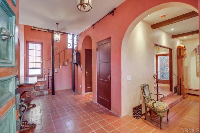 Detail Gallery Image 8 of 73 For 3014 Xenophon St, Point Loma,  CA 92106 - 5 Beds | 3 Baths