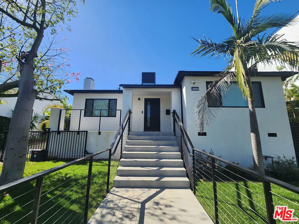 3113 Mountain View Avenue — Contemporary