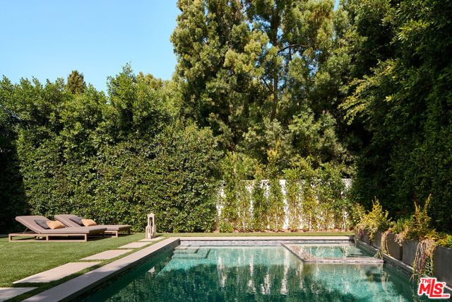 144 N Bowling Green Way, Los Angeles CA: https://media.crmls.org/mediaz/ae4a2879-7043-4d87-a472-deaa4a227276.jpg