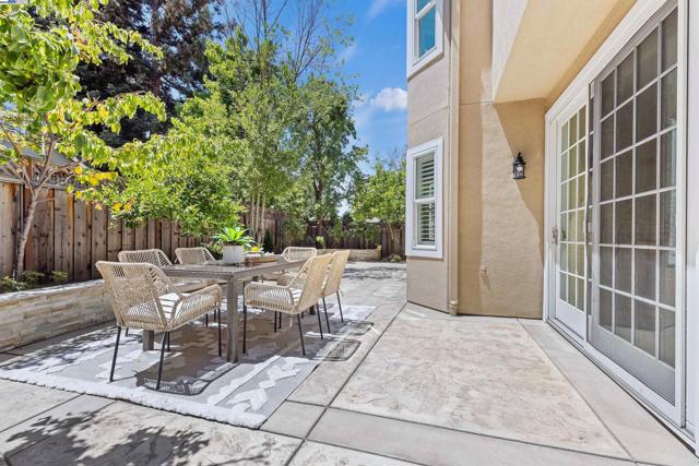 1687 Silverwood Ct, Danville CA: https://media.crmls.org/mediaz/ae4a5766-2a05-4765-bd06-6c07404a8ab1.jpg