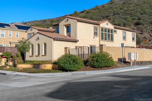 847 Cannondale Ct, San Marcos CA: https://media.crmls.org/mediaz/ae4a9195-54d9-4cbf-8be3-464d80c60c9e.jpg