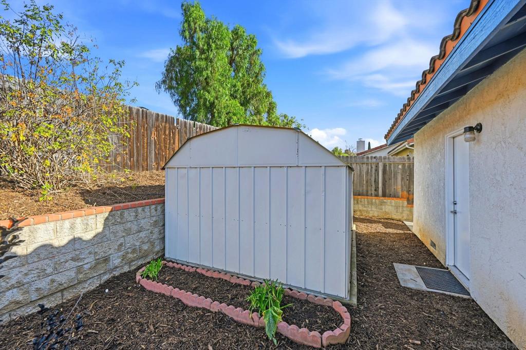 Ae4B22D8 Cdf8 432D 8999 C52564Ed3886 304 Lion Valley Rd, Escondido, Ca 92027 &Lt;Span Style='BackgroundColor:transparent;Padding:0Px;'&Gt; &Lt;Small&Gt; &Lt;I&Gt; &Lt;/I&Gt; &Lt;/Small&Gt;&Lt;/Span&Gt;