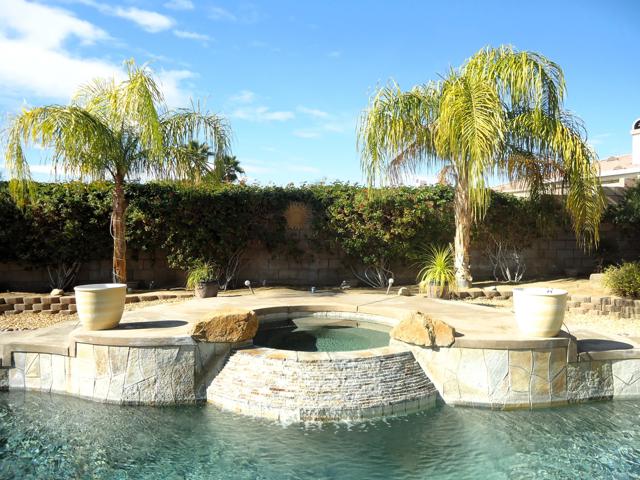 43541 Parkway Esplanade E, La Quinta CA: https://media.crmls.org/mediaz/ae4bf797-7ee1-4332-9988-6e359ffbc56f.jpg