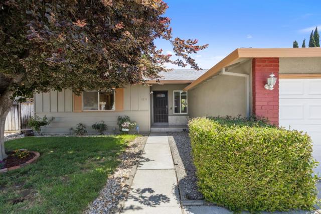 5268 Pebbletree Way, San Jose CA: https://media.crmls.org/mediaz/ae4c596a-54f9-4c03-b13c-8425d3a4a5f5.jpg