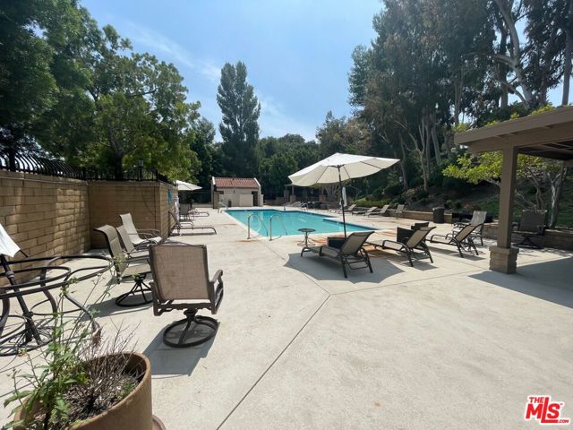 23502 Coso, Mission Viejo CA: https://media.crmls.org/mediaz/ae4cce00-25ea-48a0-9c5e-e3e3af86d41c.jpg