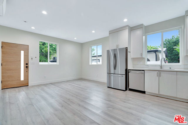 19513 Cantara Street, Reseda CA: https://media.crmls.org/mediaz/ae4d3a69-7786-4192-8775-ab577dc2f7db.jpg