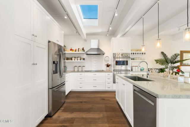 Detail Gallery Image 15 of 52 For 11770 Pacific Coast Hwy #U,  Malibu,  CA 90265 - 4 Beds | 4 Baths