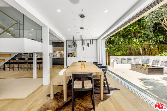 366 N Kenter Avenue, Los Angeles CA: https://media.crmls.org/mediaz/ae4d7942-4dac-41b8-813c-cbf8ddc4d06f.jpg