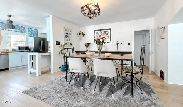 632 Mariposa Avenue, Los Angeles CA: https://media.crmls.org/mediaz/ae4d9d58-8795-45ca-a6bb-153747fa8d15.jpg