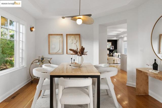 6452 Ascot Dr, Oakland CA: https://media.crmls.org/mediaz/ae4e29f3-2505-4461-a024-751eceb78531.jpg