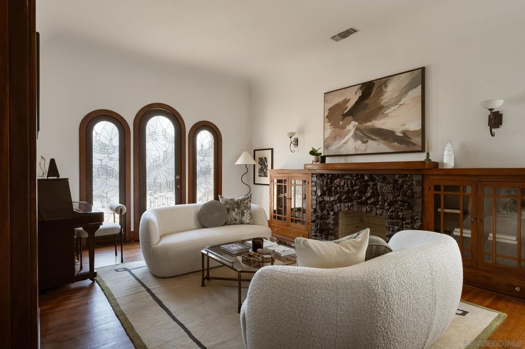 3124 Laurel St - photo 4