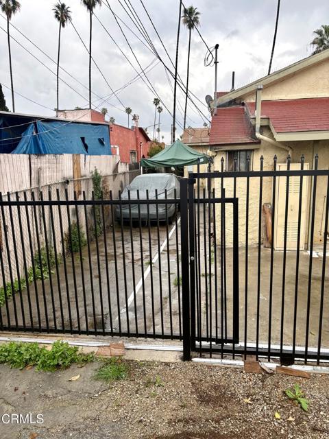 Detail Gallery Image 9 of 10 For 3443 3445 9th Ave, Los Angeles,  CA 90018 - – Beds | – Baths