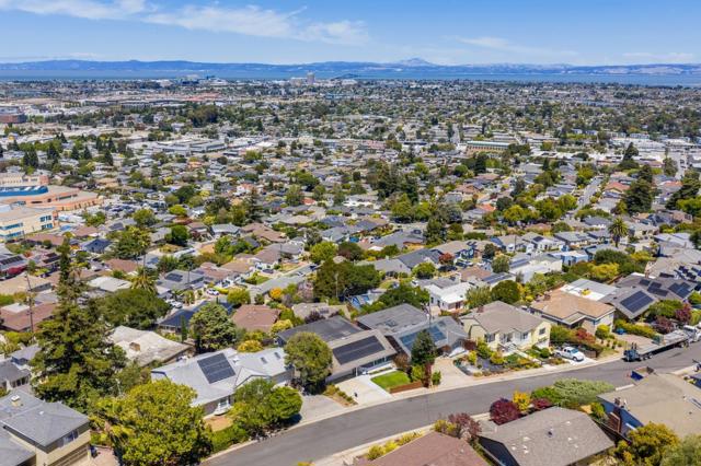 254 41st Avenue, San Mateo CA: https://media.crmls.org/mediaz/ae4fad19-b131-4fa6-a1fd-a814da25c3c4.jpg