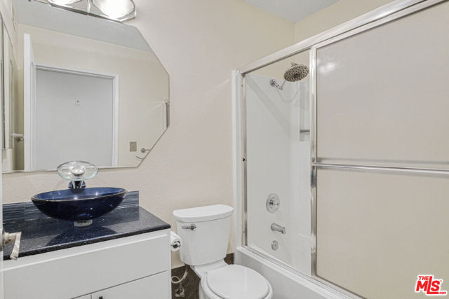 13331 Moorpark Street, Sherman Oaks CA: https://media.crmls.org/mediaz/ae5023db-5215-40a8-8fa6-84aa53b9e1c3.jpg