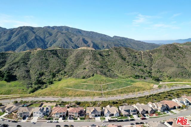 18648 Juniper Springs Drive, Canyon Country CA: https://media.crmls.org/mediaz/ae51137e-828a-435c-96ba-2bf123ceefaf.jpg
