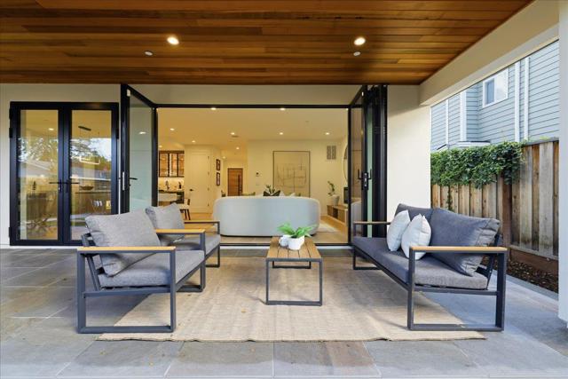 852 La Para Avenue, Palo Alto CA: https://media.crmls.org/mediaz/ae511776-8020-4a3f-8142-bdd773043ba1.jpg