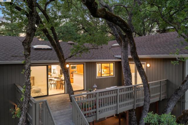 361 Castle Crest Rd, Alamo CA: https://media.crmls.org/mediaz/ae51c205-66b8-45d9-afd7-35cc12acc63a.jpg