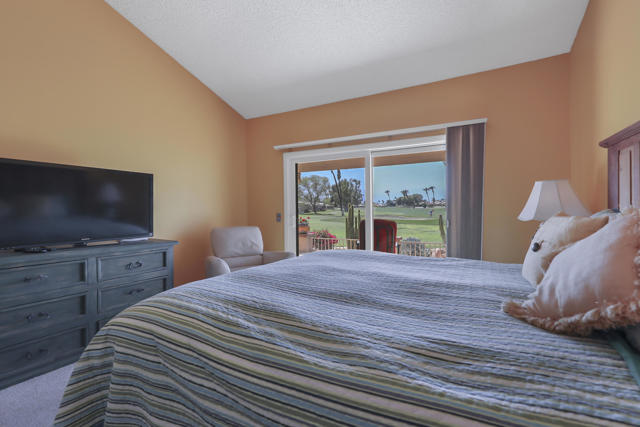 41531 Peach Tree Court, Palm Desert CA: https://media.crmls.org/mediaz/ae51c816-ceb5-42e7-9985-966effbcec89.jpg