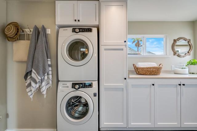 509 36th Avenue, Santa Cruz CA: https://media.crmls.org/mediaz/ae5253dd-a0de-47fe-b5c8-d59649606d3a.jpg