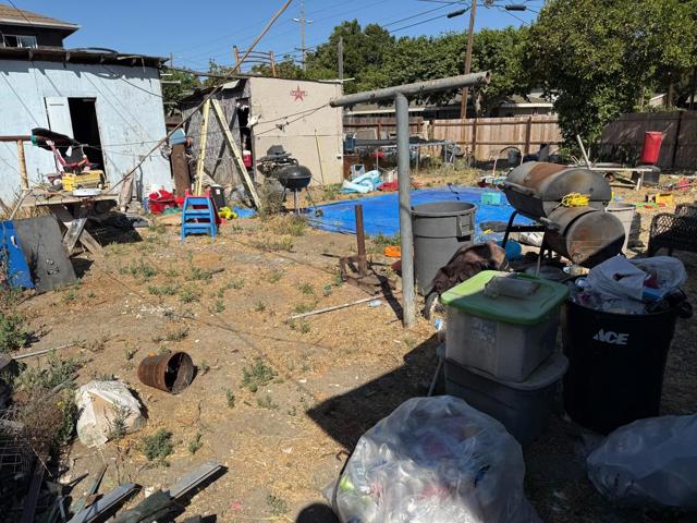 333 N San Lorenzo Street, King City CA: https://media.crmls.org/mediaz/ae5318f3-37ff-4196-85c9-d8eb803ff189.jpg