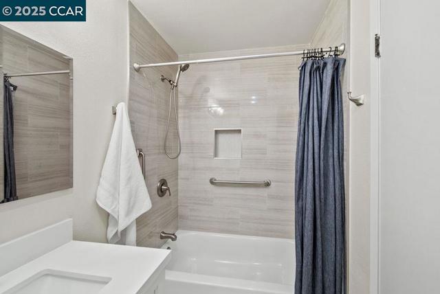 672 Savoy Ct, Walnut Creek CA: https://media.crmls.org/mediaz/ae53705d-6746-4d1c-a231-923b227673dc.jpg