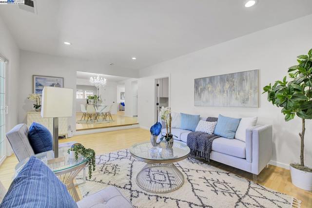 40652 Encanto Way, Fremont CA: https://media.crmls.org/mediaz/ae541c2d-d4e9-4086-8c0c-198920b21fea.jpg