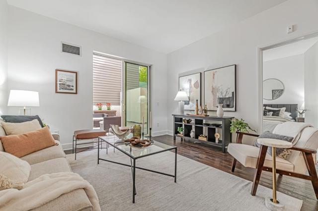 50 Lansing Street, San Francisco CA: https://media.crmls.org/mediaz/ae543ca3-a828-4b50-8efe-e58a90ebc60e.jpg