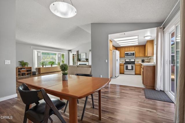 11881 Silver Spur Street, Ojai CA: https://media.crmls.org/mediaz/ae547bb3-deca-4746-baf7-e72addbc17eb.jpg
