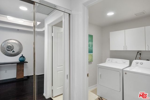 11855 Goshen Avenue, Los Angeles CA: https://media.crmls.org/mediaz/ae55181d-4877-4d05-9016-0bbb51f34e35.jpg