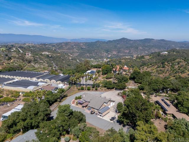 10166 Rancho Roble Rd., Escondido CA: https://media.crmls.org/mediaz/ae5672b8-ec24-4a8e-b2e1-0fe297b2751e.jpg