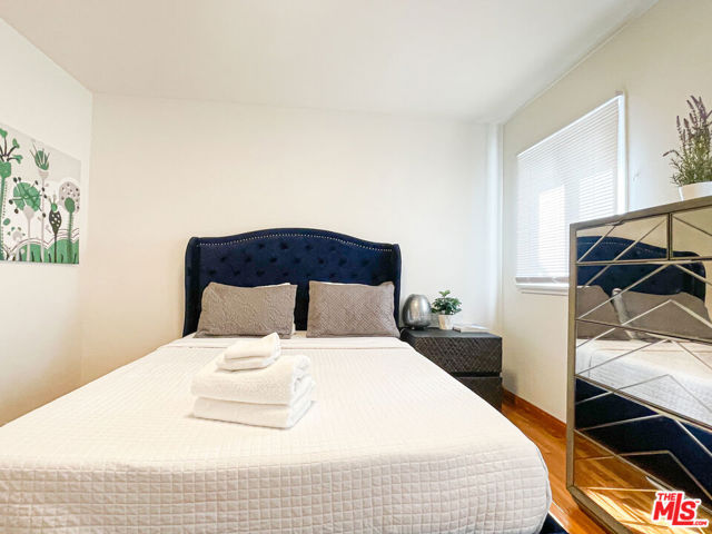 1169 Amherst Avenue, Los Angeles CA: https://media.crmls.org/mediaz/ae567e1b-79c6-427b-aaa1-ef8c730ebeda.jpg
