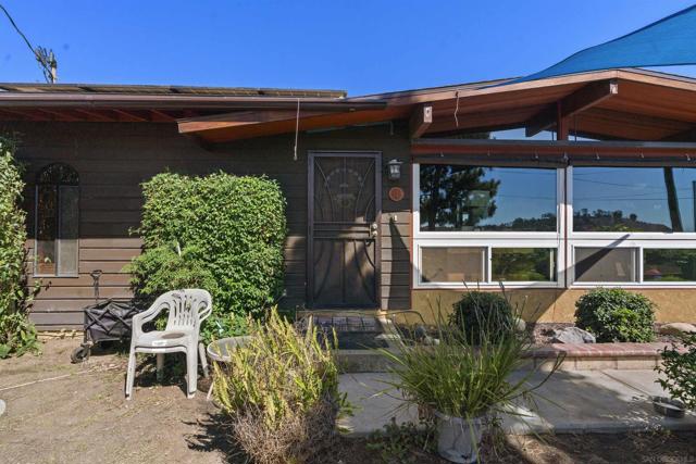 293 Paden Dr, Spring Valley CA: https://media.crmls.org/mediaz/ae56c599-5b43-4ca0-8348-4ec702bd7d8b.jpg