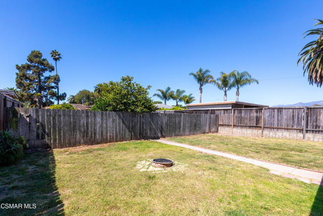 4727 7th Street, Carpinteria CA: https://media.crmls.org/mediaz/ae56d591-b407-40eb-ab33-354c61d71c3f.jpg