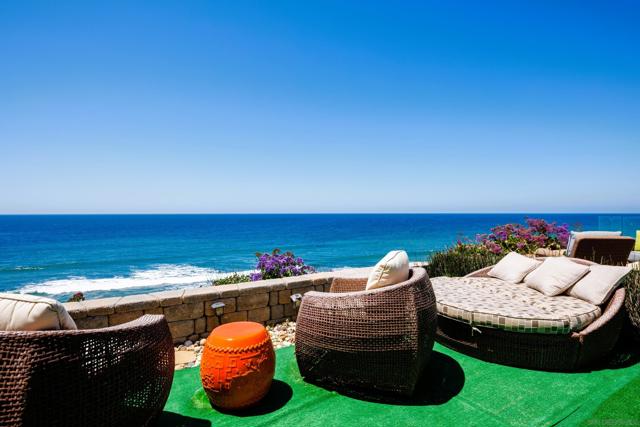 194 Neptune Ave, Encinitas CA: https://media.crmls.org/mediaz/ae5776dd-a30f-4ed8-ae08-468efcc2c9d8.jpg
