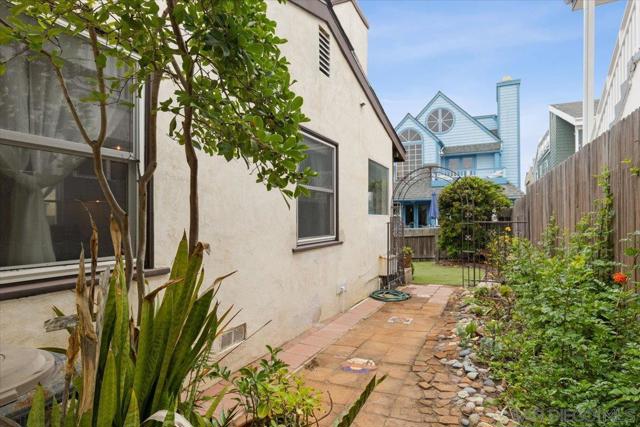 724 Ormond, San Diego CA: https://media.crmls.org/mediaz/ae582aeb-417e-42f9-8c14-99375f63a461.jpg