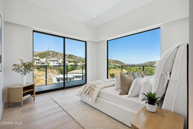 461 Lake Sherwood Drive, Lake Sherwood CA: https://media.crmls.org/mediaz/ae58ebaa-af60-46e1-b5b1-02562ba839f2.jpg